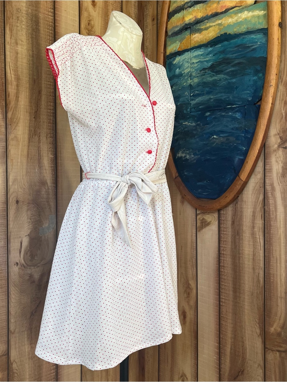 💋 Vintage White Dress with Red Trim and Polka Dots - Picture 5 of 5